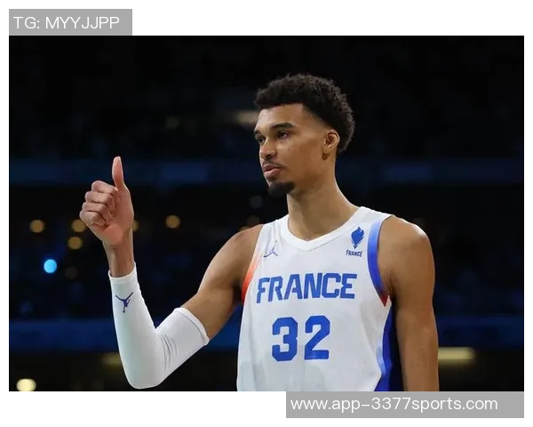 开拓者官方发布海报庆祝阿夫迪亚卡马拉霍勒迪入选ESPN前100球员