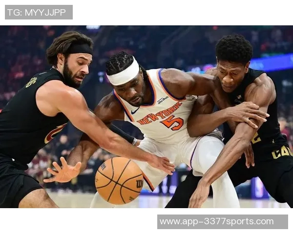 东部冠军争夺战骑士领跑27尼克斯紧随其后活塞仅13落后