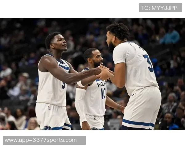 爱德华兹谈与兰德尔的默契配合新赛季展现更多精彩瞬间 爱德华兹谈与兰德尔的默契配合新赛季展现更多精彩瞬间