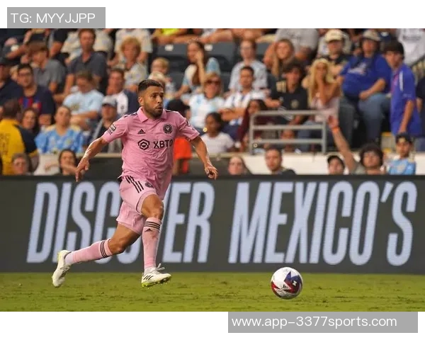 阿尔巴意外宣布退役仅两天前双响并续约至2027年