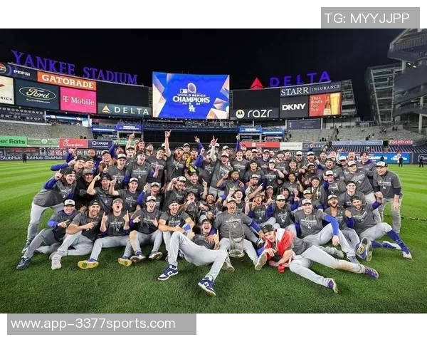 瓦妮莎携女儿观赛道奇不敌对手MLB世界大赛G4令人惋惜