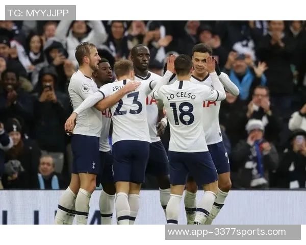 西蒙斯6500万欧元加盟热刺后状态低迷引发球迷和媒体广泛质疑